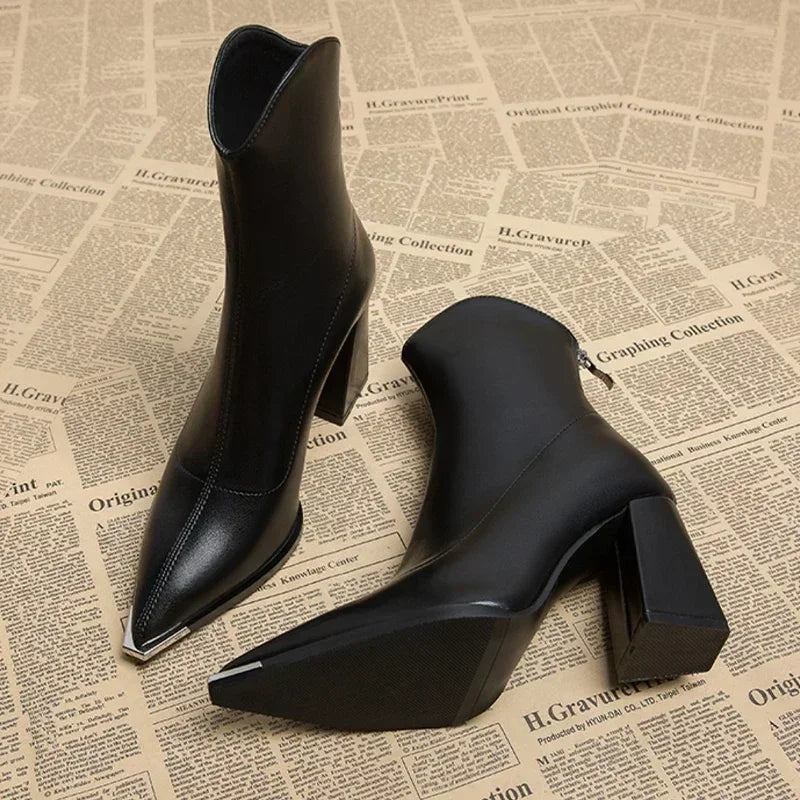 Halldis | Women Pointed Block Heeled Boots