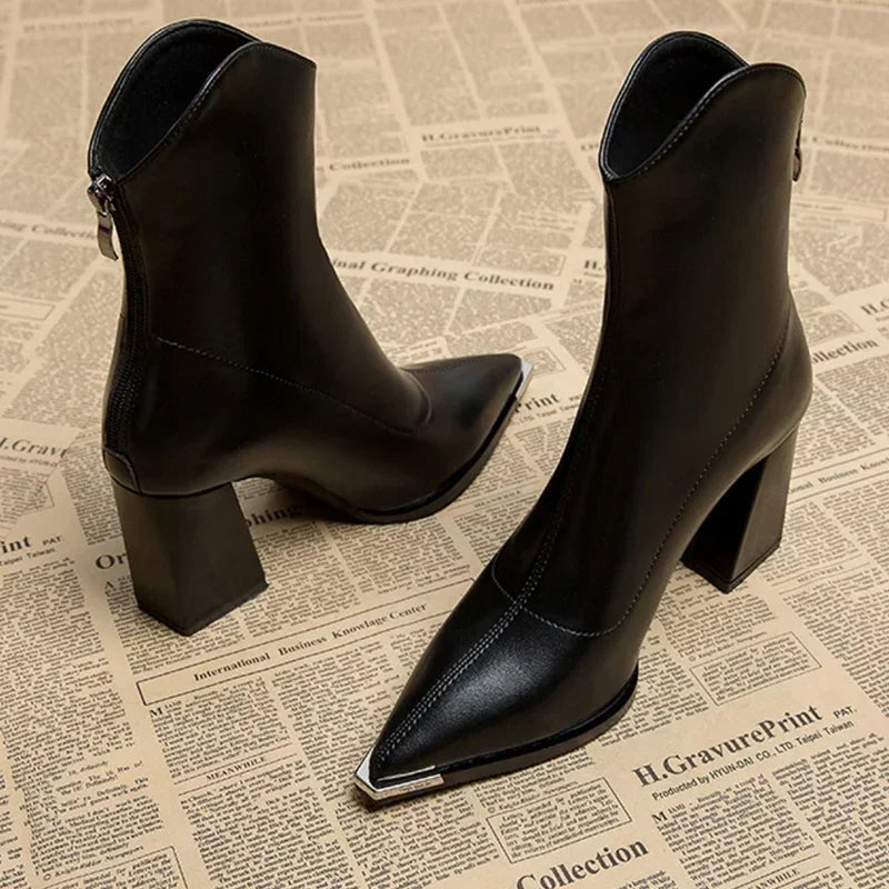 Halldis | Women Pointed Block Heeled Boots