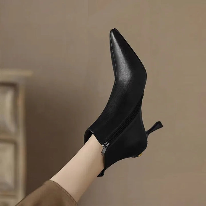 Yrja | Women Pointed Kitten Heeled Boots