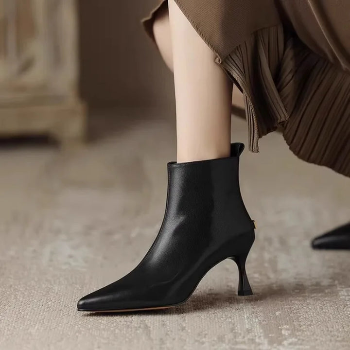 Yrja | Women Pointed Kitten Heeled Boots