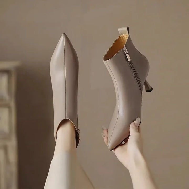 Yrja | Women Pointed Kitten Heeled Boots