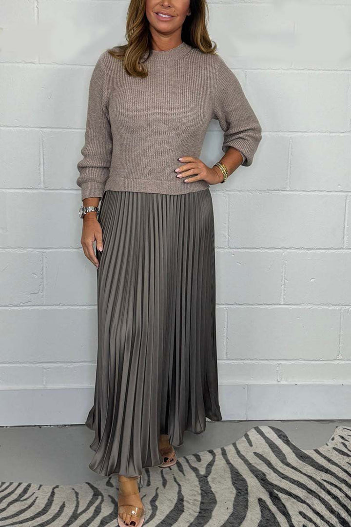 Gunhild | Women Ribbed Sweater Pleated Skirt Set