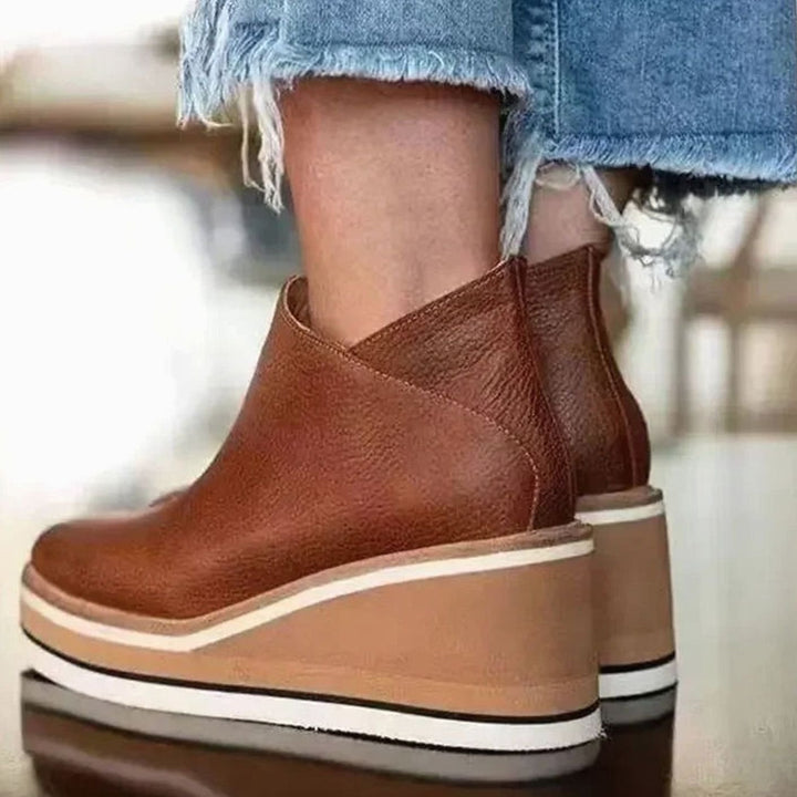 Gale | Women Platform Wedge Chelsea Boots