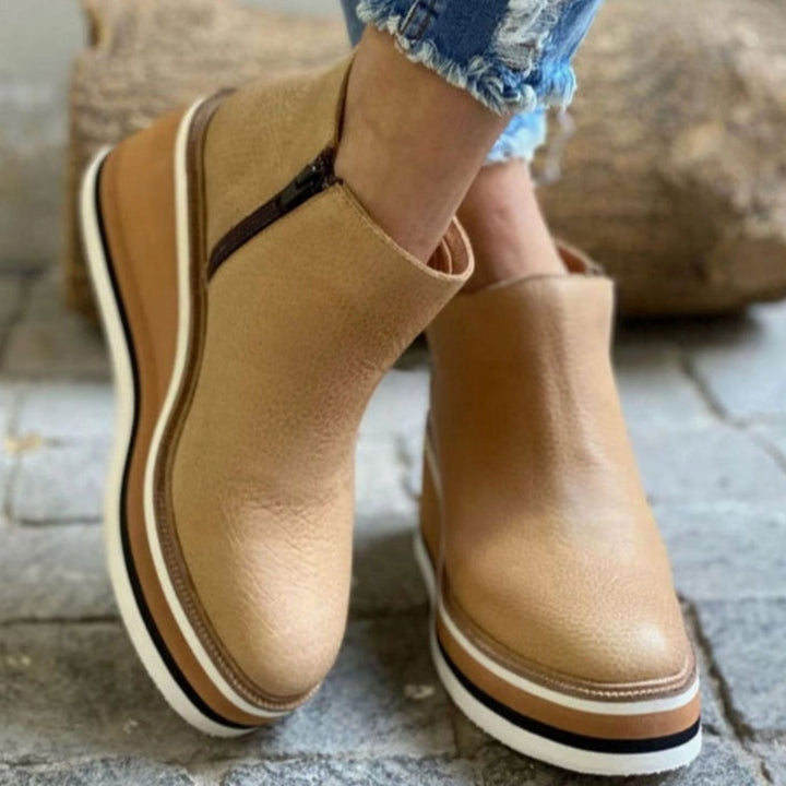 Gale | Women Platform Wedge Chelsea Boots