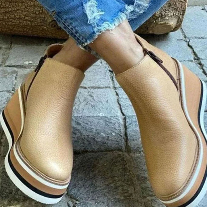 Gale | Women Platform Wedge Chelsea Boots