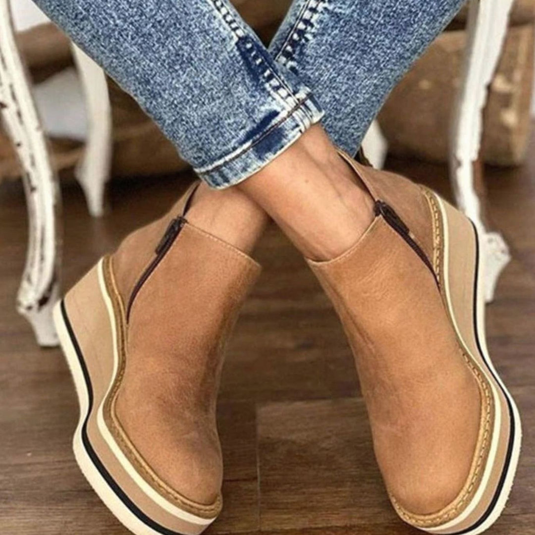 Gale | Women Platform Wedge Chelsea Boots