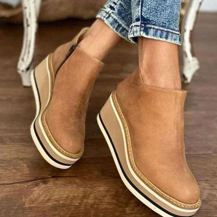 Gale | Women Platform Wedge Chelsea Boots
