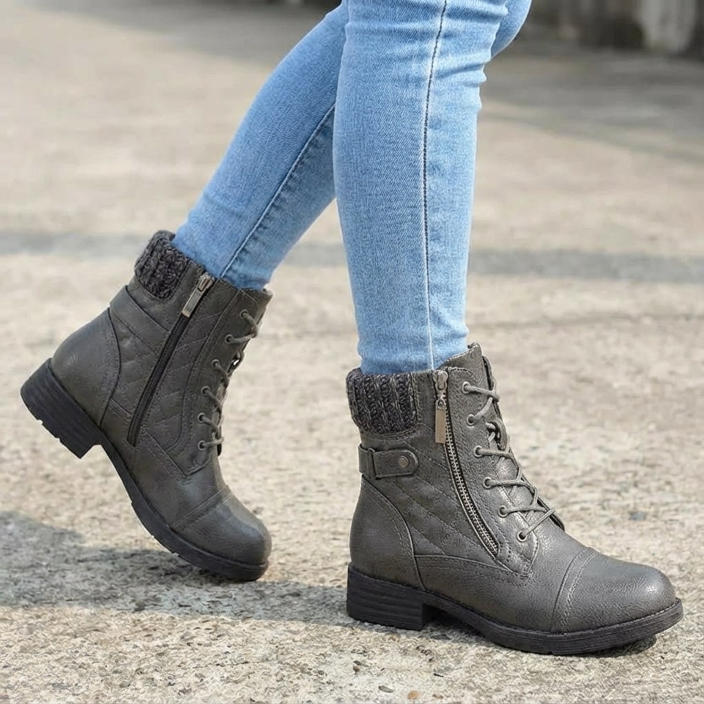 Nolwenn Women Quilted Knit Collar Lace Up Winter Boots