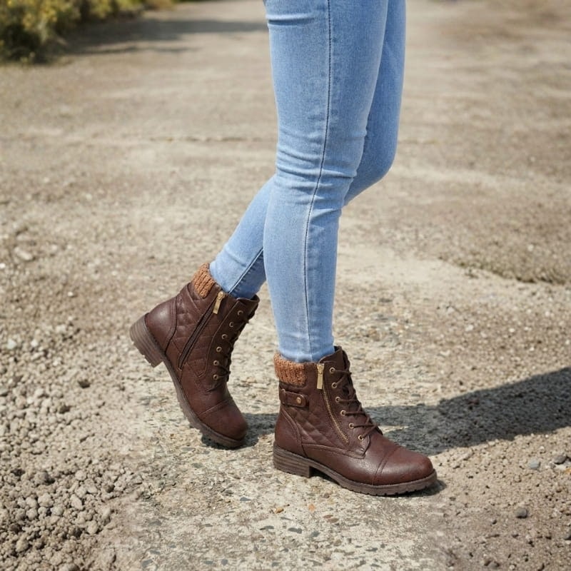 Nolwenn Women Quilted Knit Collar Lace Up Winter Boots