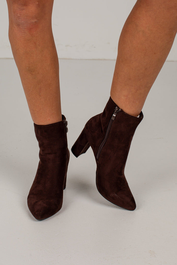 Jolanda Women Faux Suede Block Heel Side Zip Winter Boots